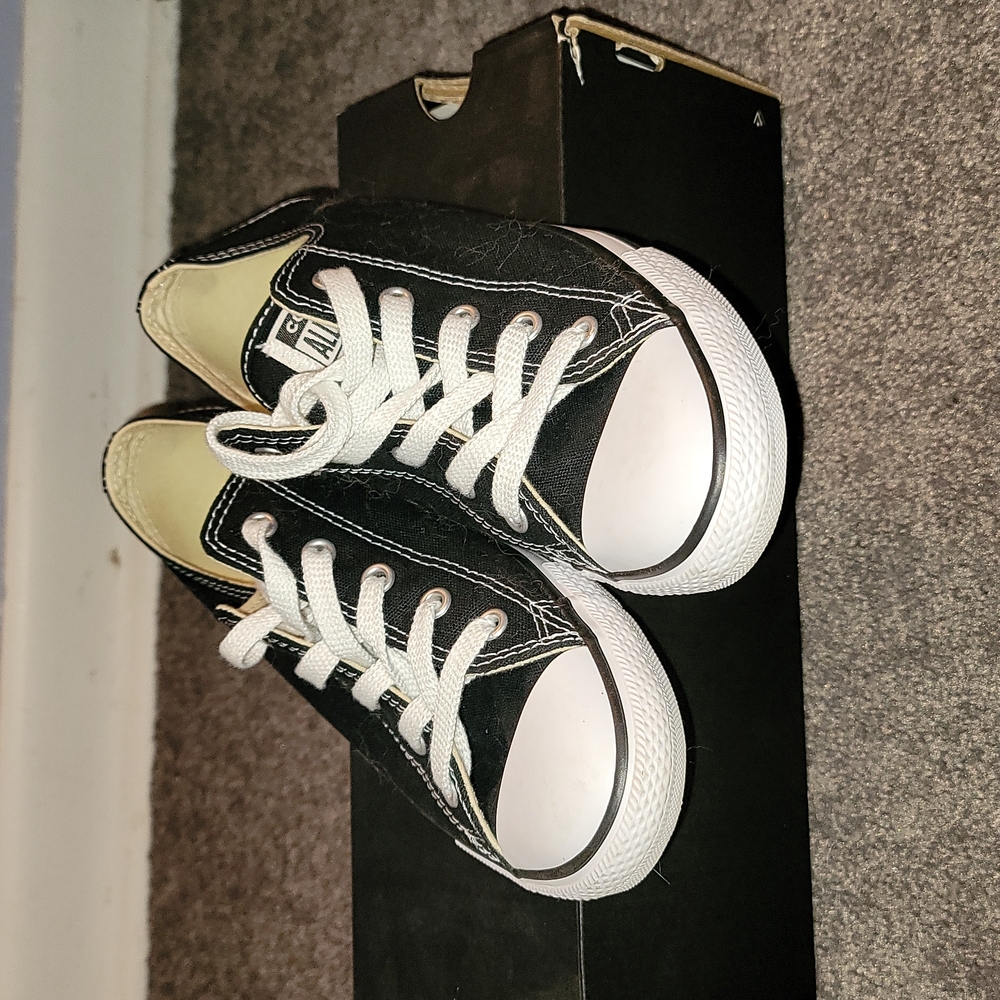 Converse canvas Sneakers-New!